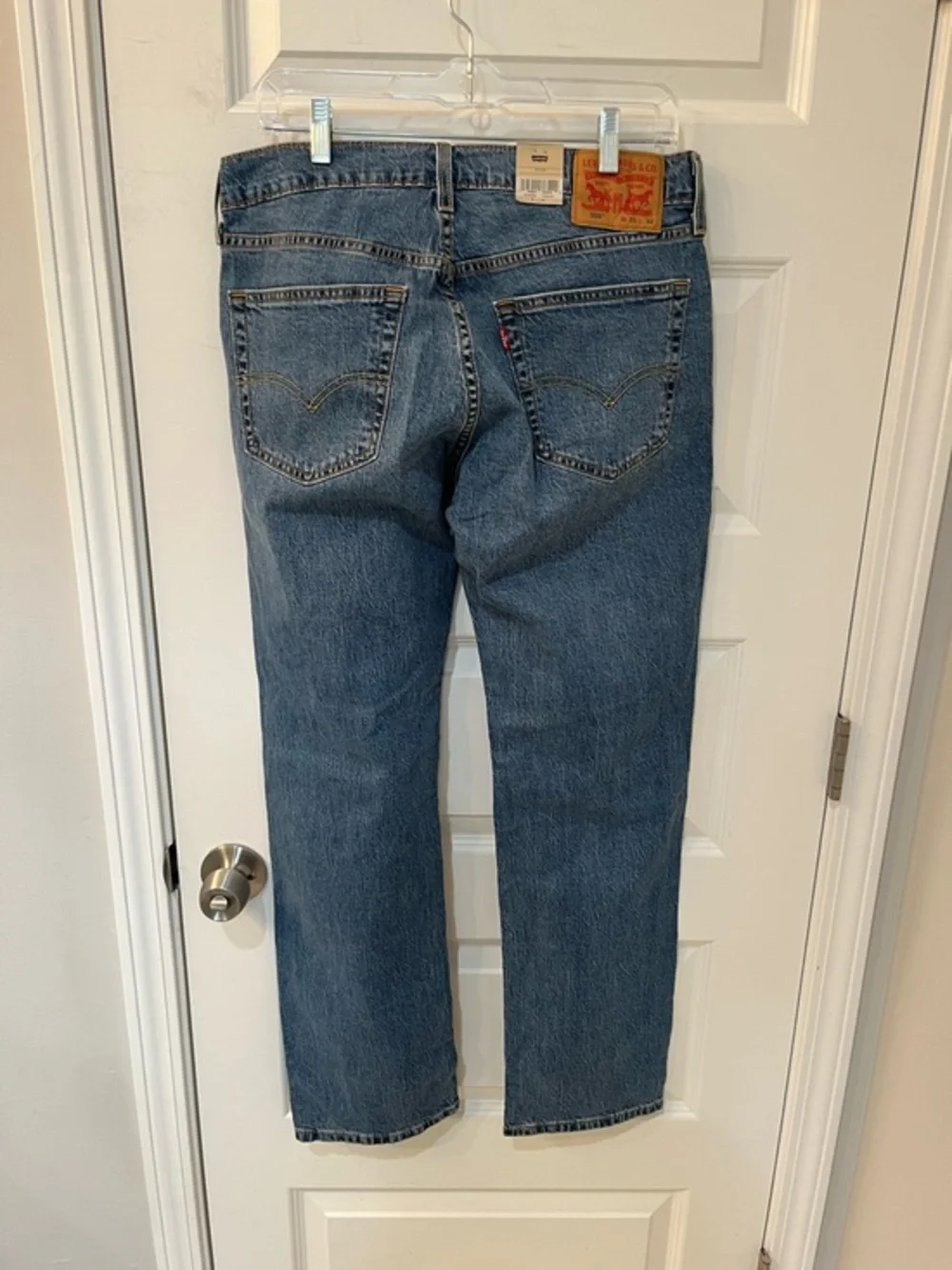 NWT!! Levi’s 559 Relaxed Straight Fit Men’s Jeans Medium Wash Size 31x32 Zip Fly